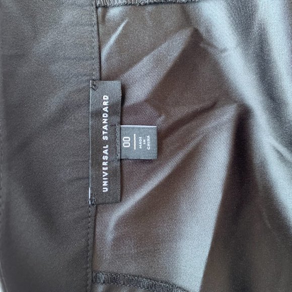 Universal Standard Luxe Twill Pencil Midi Skirt - Picture 9 of 11